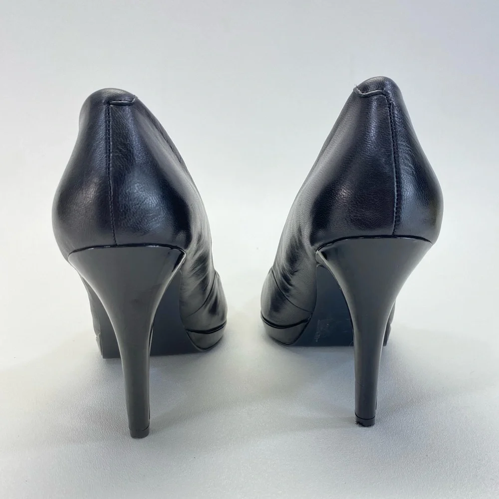 Classic Black Pumps Heels Leather + Patent Leather Heel Preppy Evening Office 10